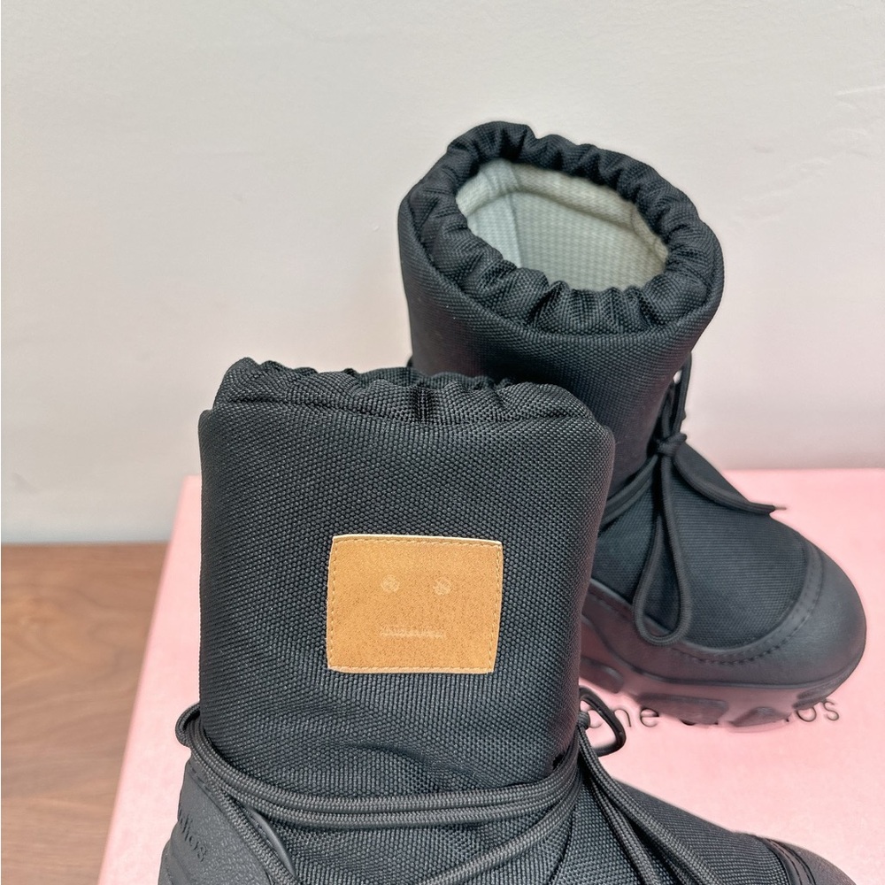 Acne Studios Black All-Weather Lace-Up Winter Boots - Picture 7 of 9